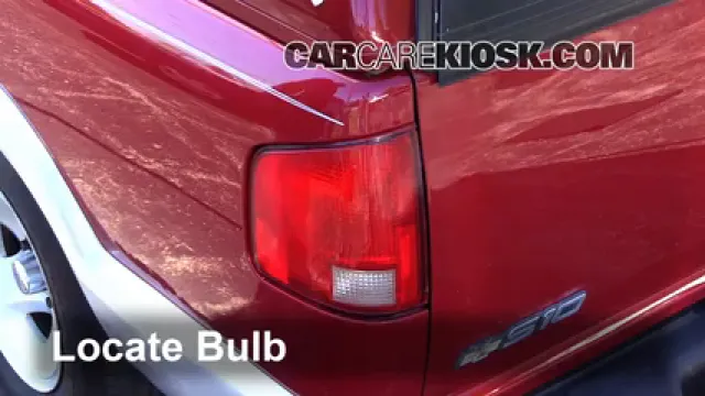 2003 Chevrolet S10 2.2L 4 Cyl. Standard Cab Pickup (2 Door) Lights Turn Signal - Rear (replace bulb)